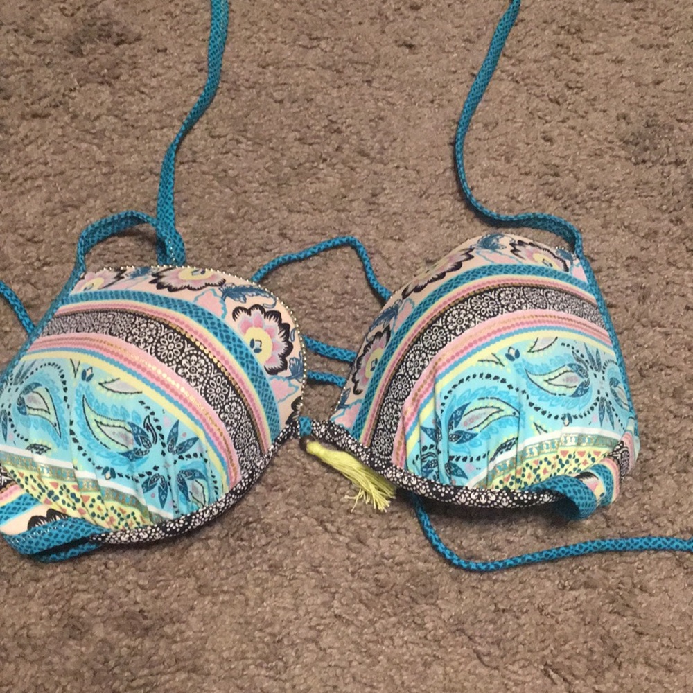 Padded push-up bikini top